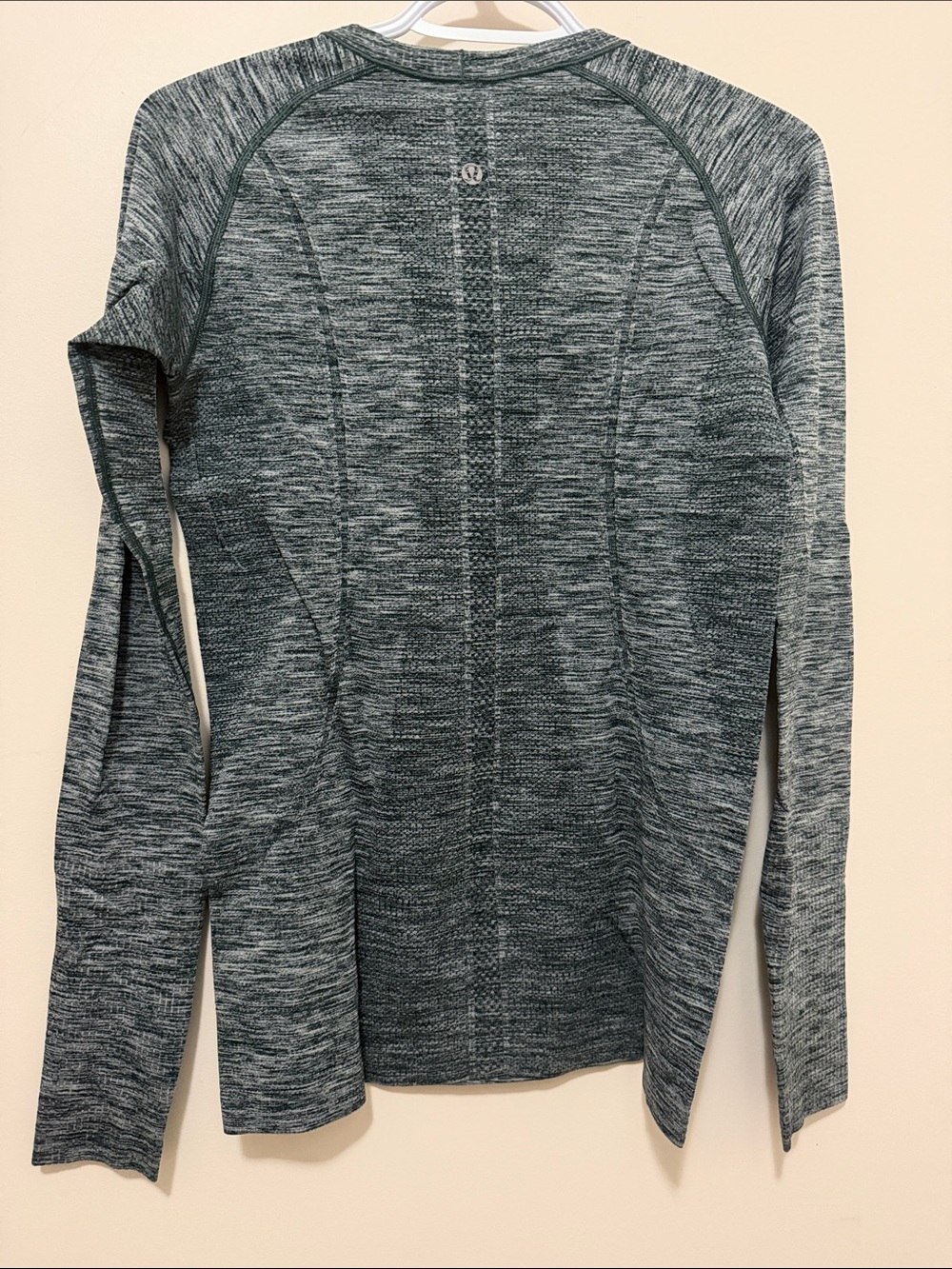 lululemon athletica Women's Heathered Charcoal Crew Sweater